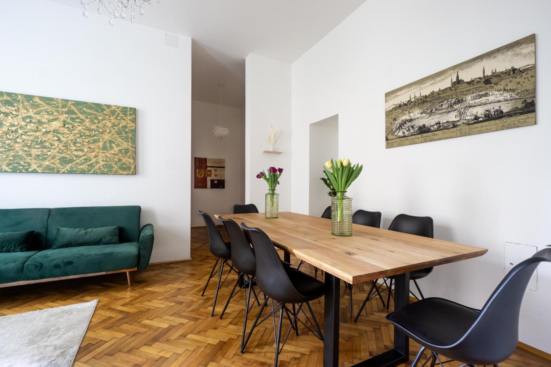 In Viennese Old Building Appartement