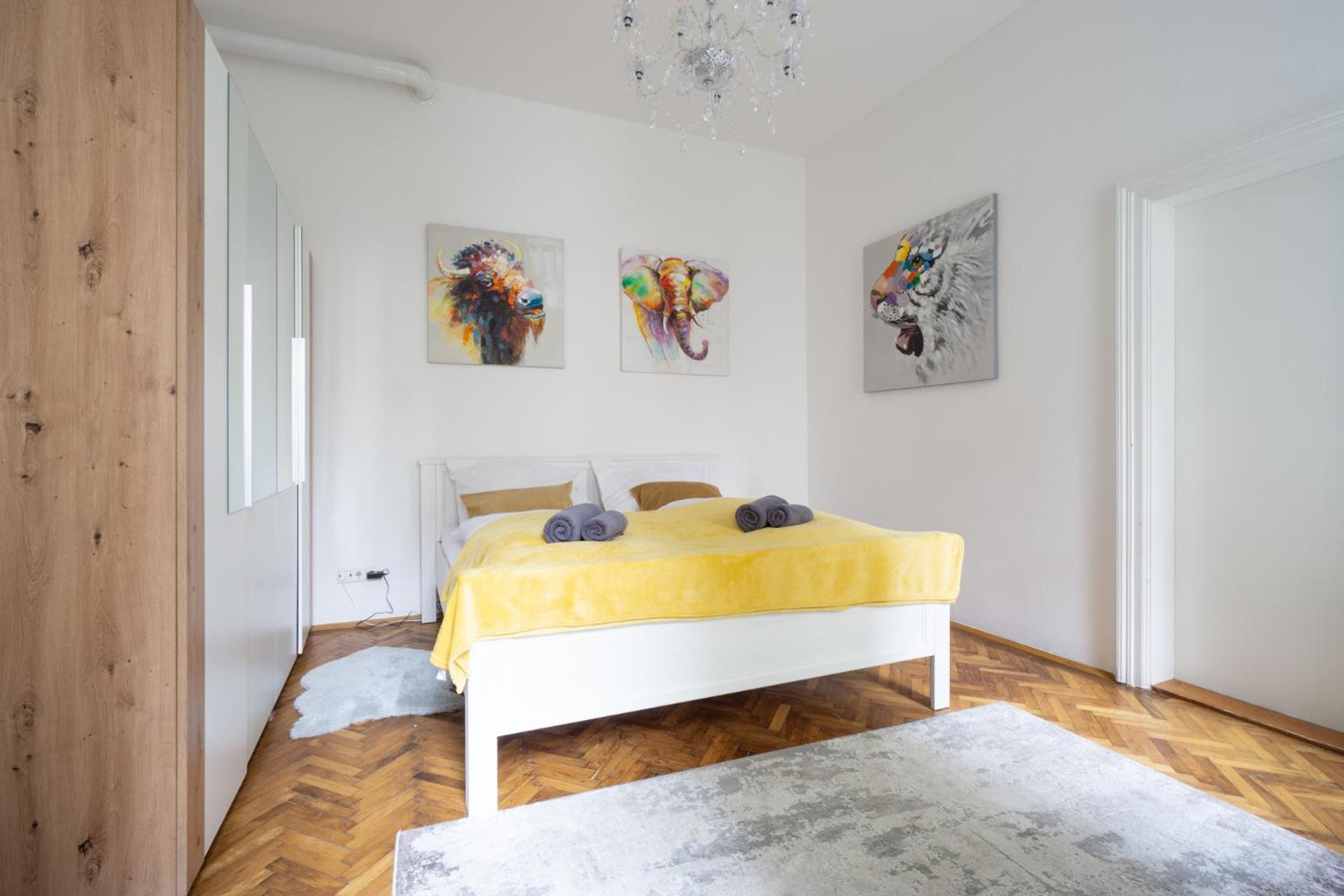 Appartement In Viennese Old Building